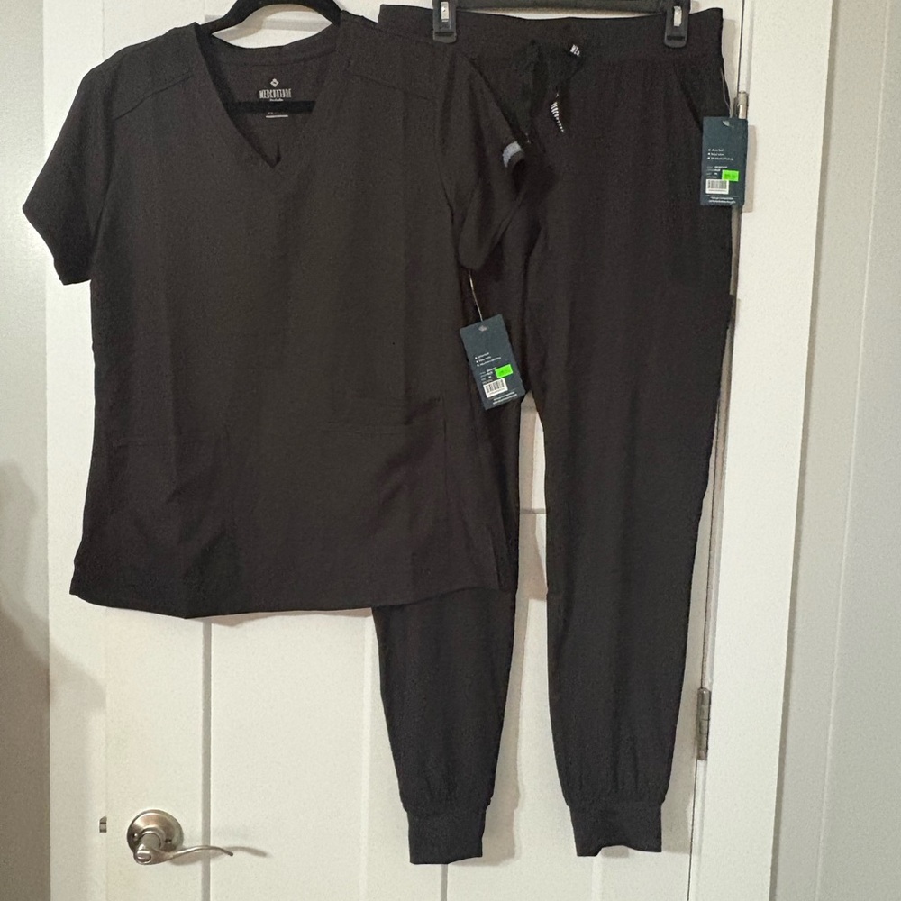 Med Couture Black Ultra Soft Scrub Set